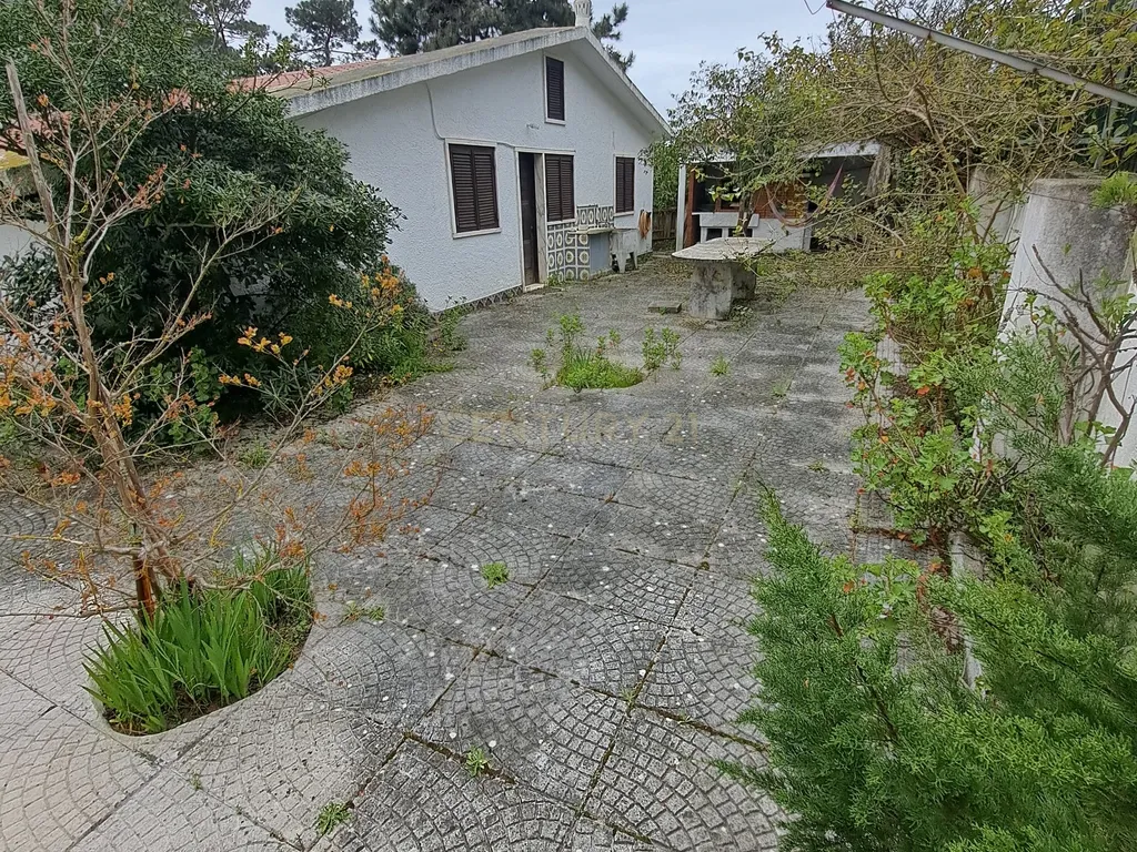 Moradia T2 Isolada na Aroeira / Charneca da Caparica - Image 32